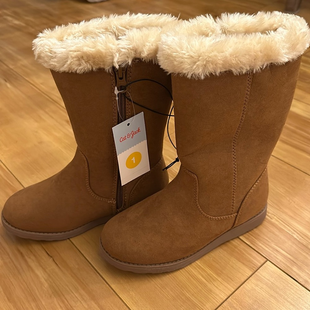 NWT Cat and Jack Leah Sherling Boot